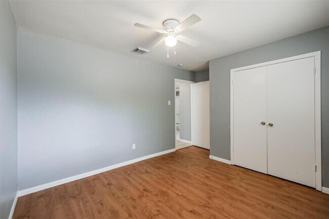 Building Photo - 10822 White Oak Bend Dr