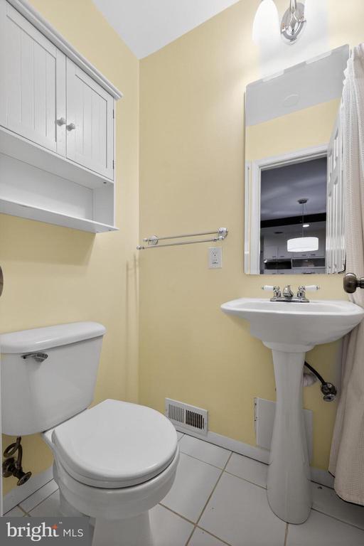 Building Photo - 5219 Montgomery St