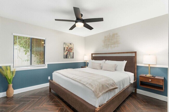 Building Photo - 5642 E Justine Rd