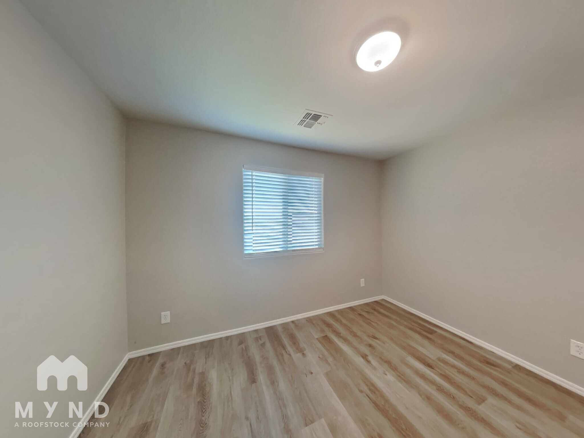 Building Photo - 20974 E Pecan Ln