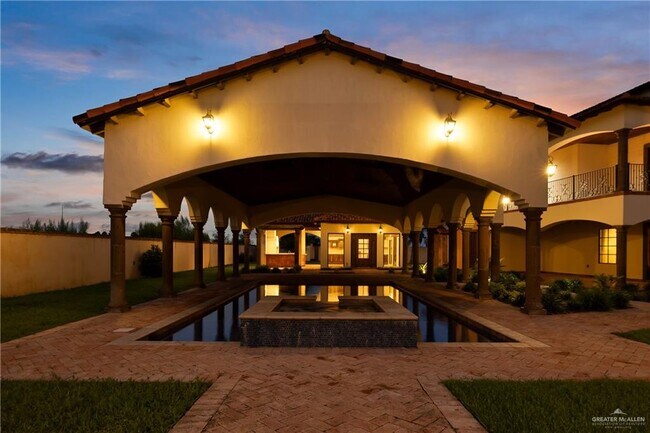 Building Photo - 2304 Antigua Dr