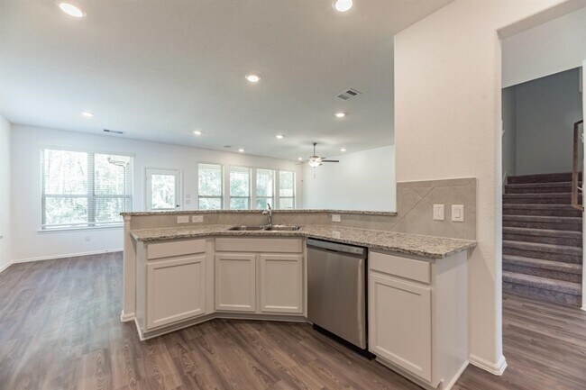 Building Photo - 6016 Heritage Creek Ln