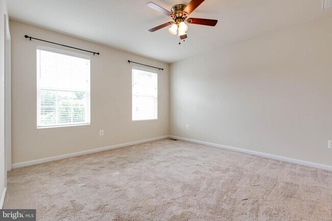 Building Photo - 1022 Linden Dr