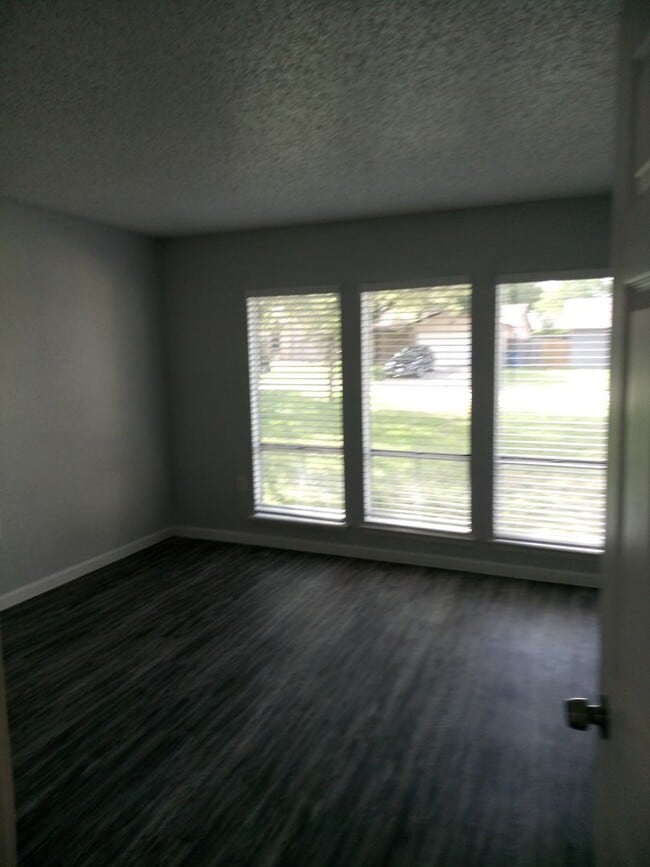 Building Photo - Stylish 3-Bedroom Home in Northwest San An...