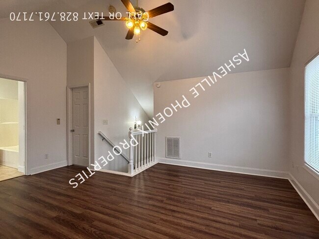 Building Photo - 9 Spruce Shade Ct