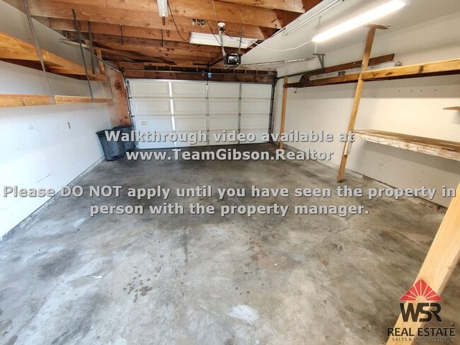 Building Photo - 3 Bedroom, 2 Bathroom Condo W/ 2 Car Garage