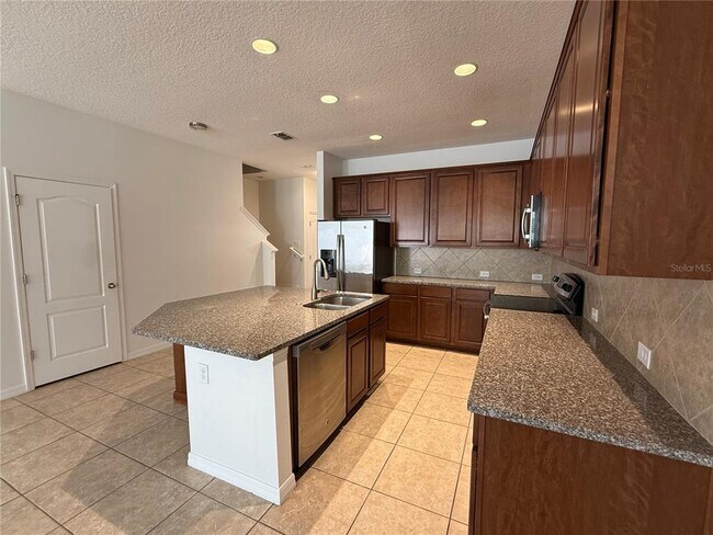 Building Photo - 7605 Ripplepointe Way