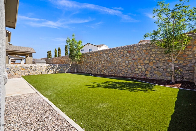 Building Photo - 6929 Black Mesquite Dr