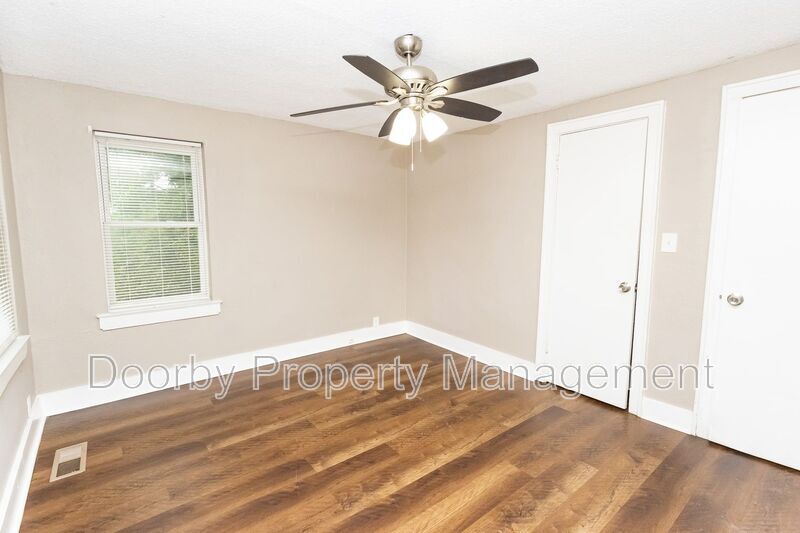 Building Photo - 403 Warren St