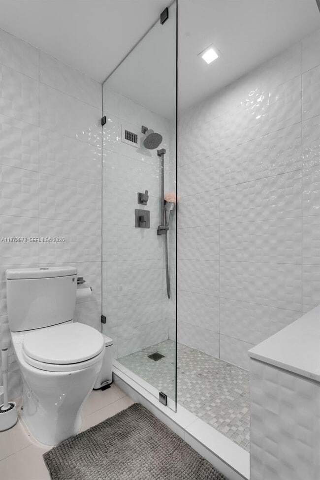 Building Photo - 1000 West Ave