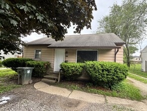 Building Photo - 2321 Harmont Ave NE