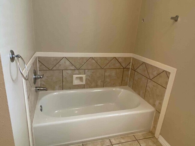 Building Photo - 300-306 East Main Street