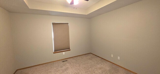 Building Photo - 503 S Birchwood St