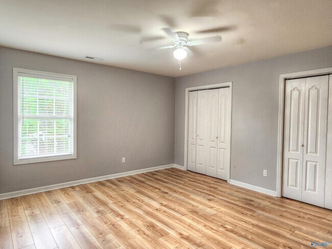 Building Photo - 103 Harness Dr