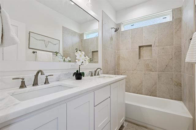 Building Photo - 518 Woodside Trl