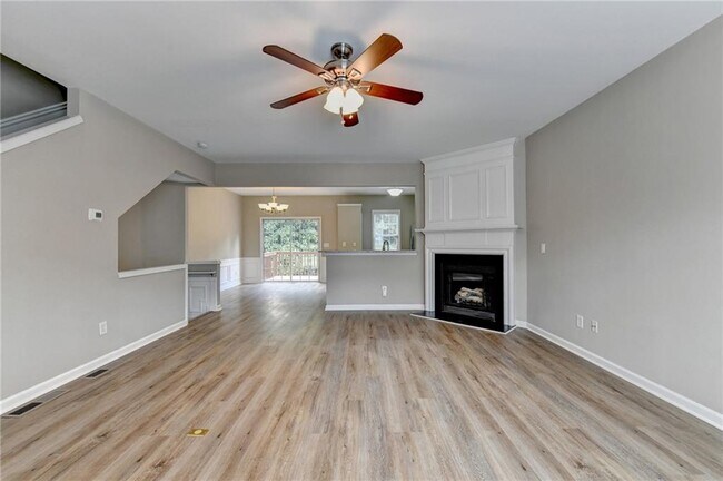Building Photo - 4005 Edgecomb Dr