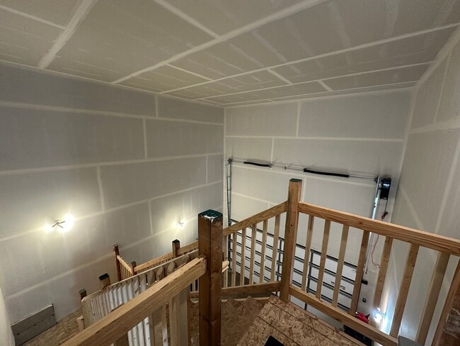 Building Photo - 23 Spring Ct