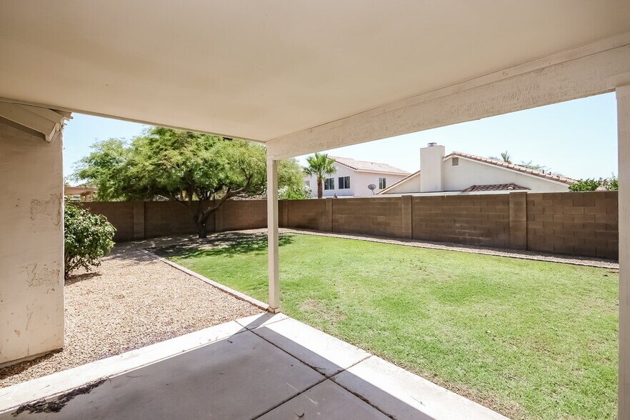 Building Photo - 7205 W Los Gatos Dr