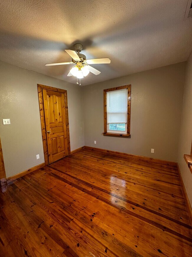 Building Photo - Walland Rental Available