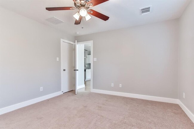 Building Photo - 6219 Spruce Bough Ct