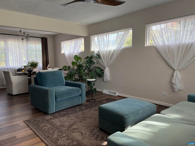 Building Photo - 1201 Bland Cir