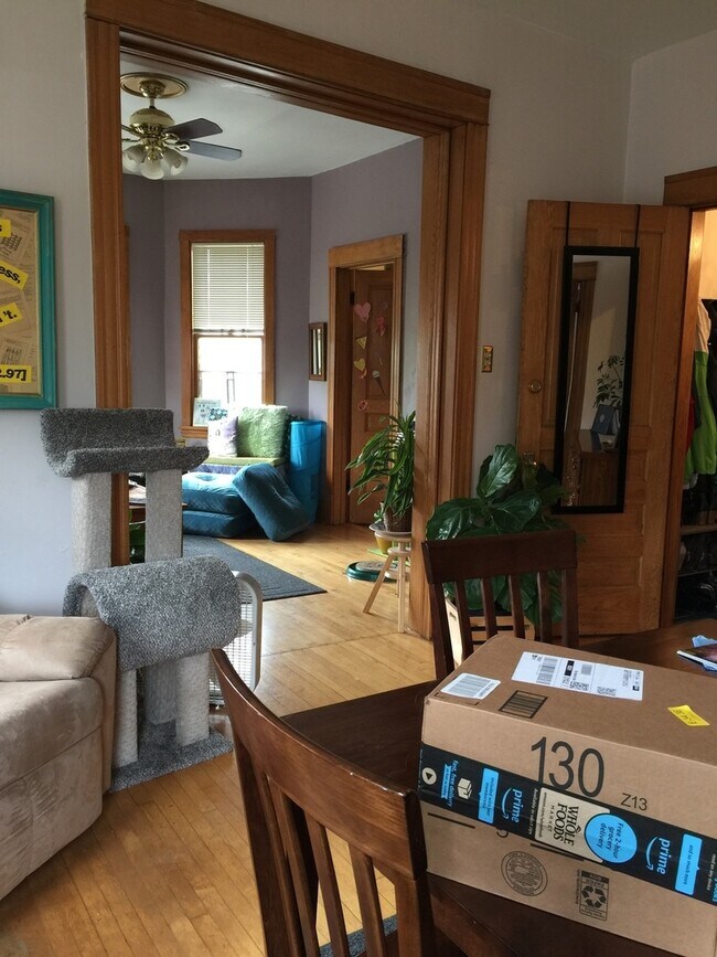 Building Photo - 3448 W Drummond Pl