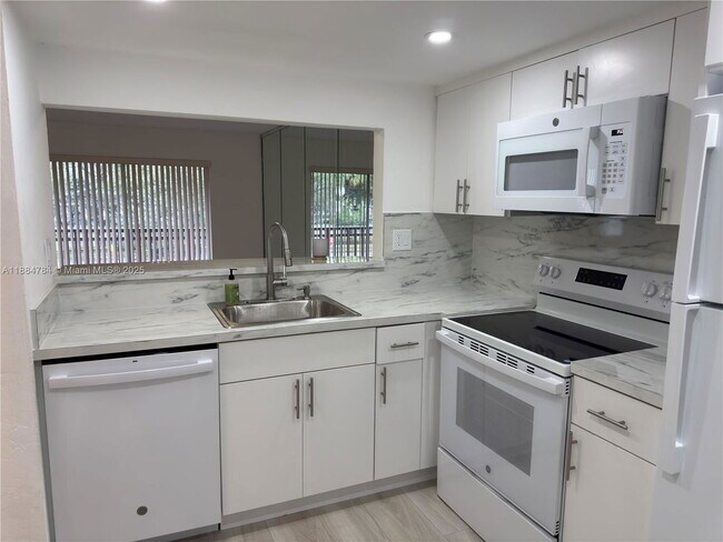 Primary Photo - 11291 SW 88th St
