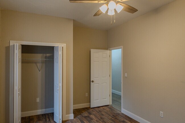 Building Photo - 129 W Church St