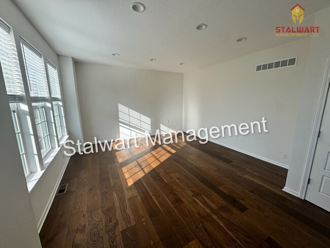 Building Photo - Maintenance free living in Blue Valley School district