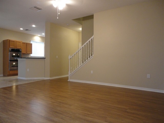 Building Photo - 11112 Silver Fern Way