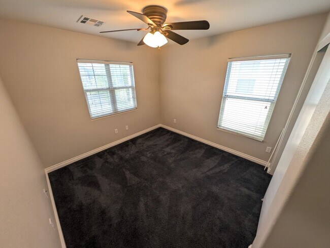 Building Photo - 7550 Morisset Ave