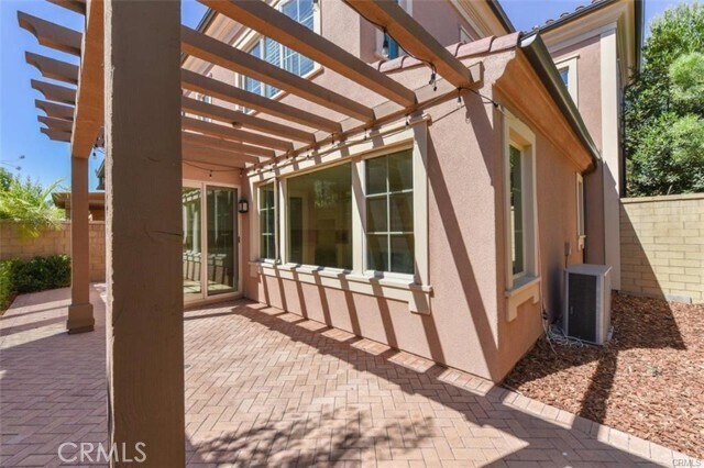 Building Photo - 99 Bianco