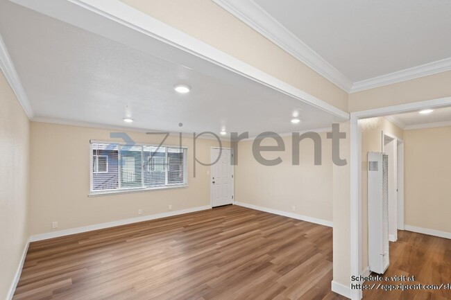 Building Photo - 523 Page St