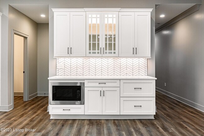 Building Photo - 10506 Meeting St