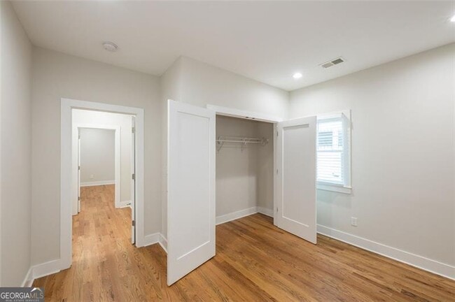 Building Photo - 1017 Ashby Terrace NW
