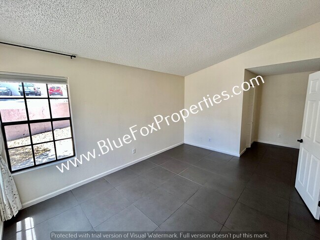 Building Photo - 6490 N Tierra De Las Catalinas