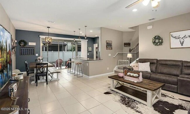 Building Photo - 7038 Buroak Ct