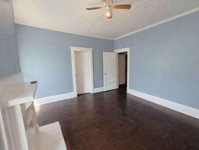 Building Photo - 1025 Hillyer Ave