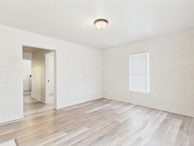 Building Photo - 1111 SW 13th Ave