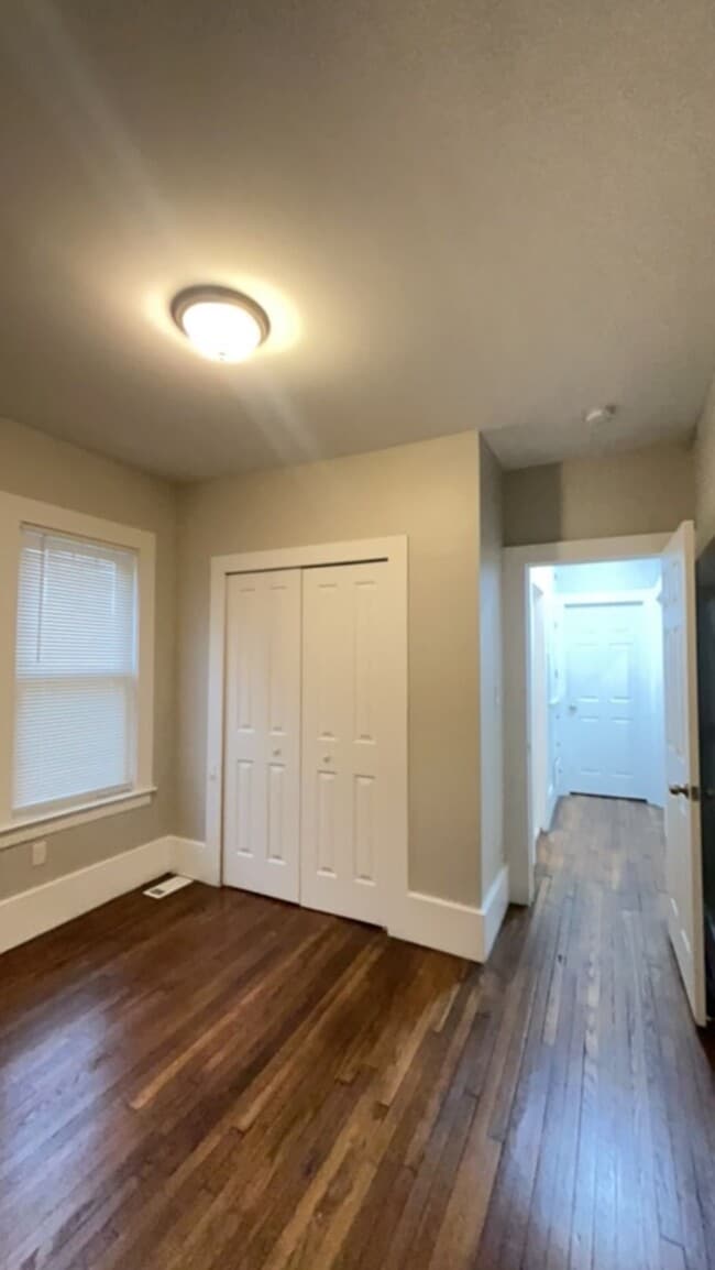 Building Photo - 7426 Dunedin St