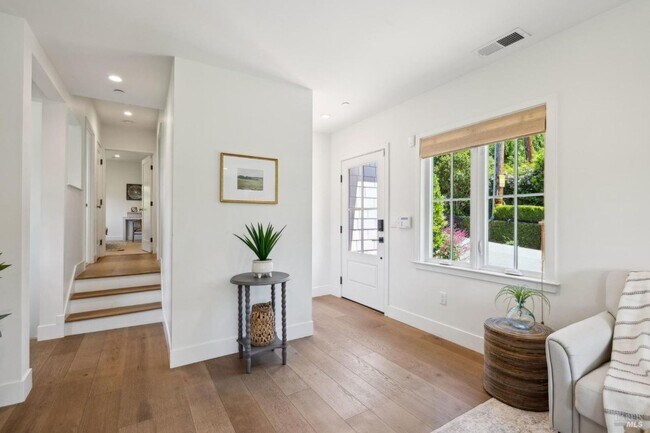 Building Photo - Newly Renovated Ross Four Bedroom & Three Bathroom Home on 1/2 acre with AC and Views