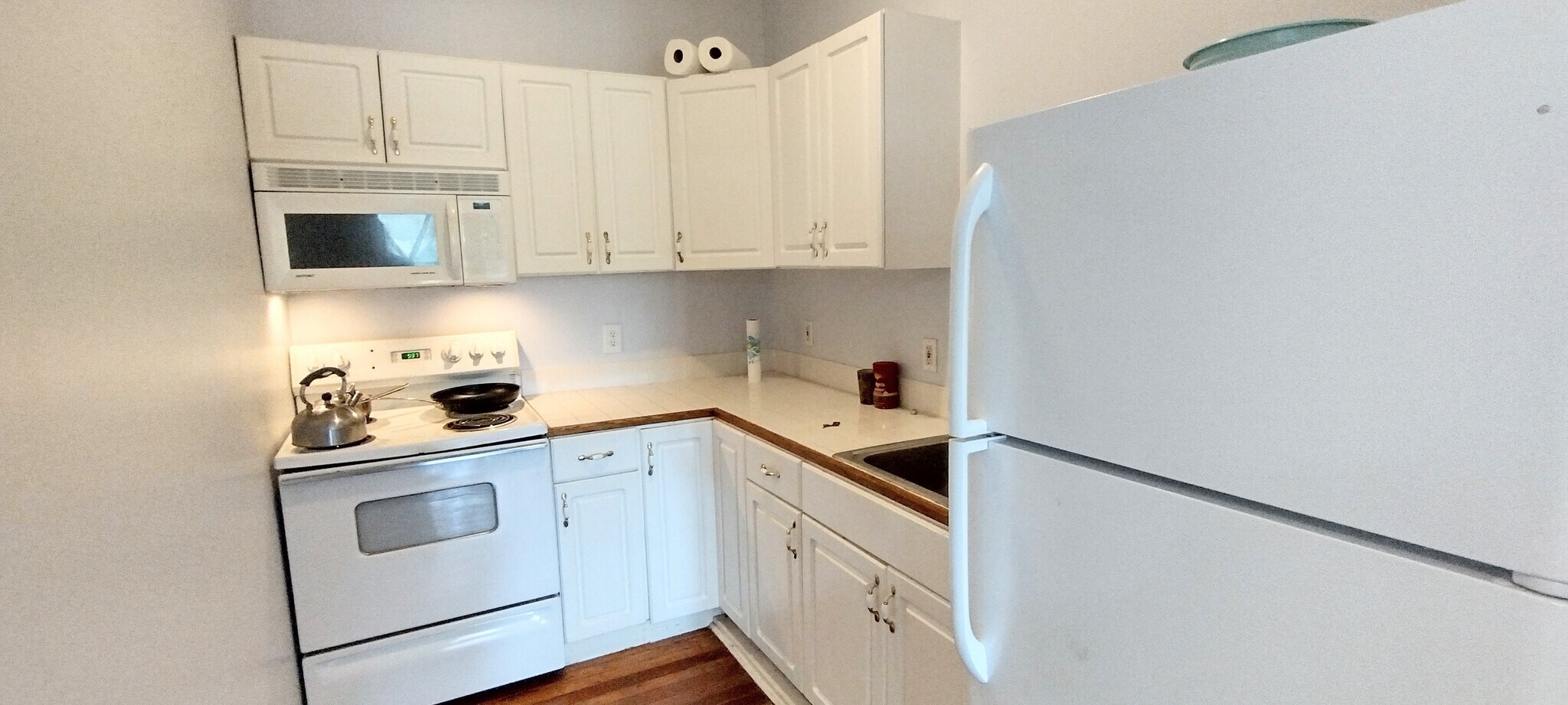 Kitchen - 183 Alabama St