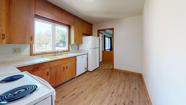 Building Photo - 713 Stanton Ave