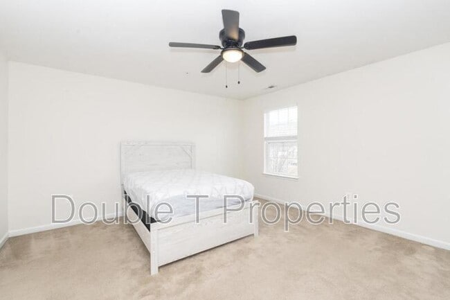 Building Photo - 1841 Graymount Way