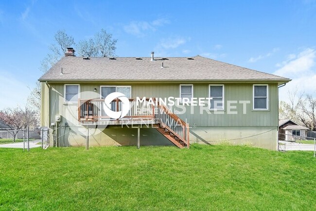Building Photo - 505 NW Willow Dr