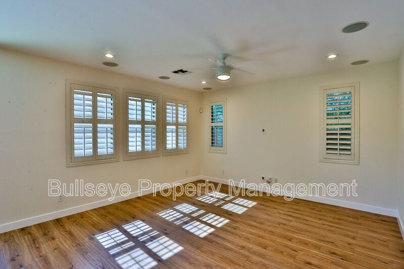 Building Photo - 7321 N 89th Dr