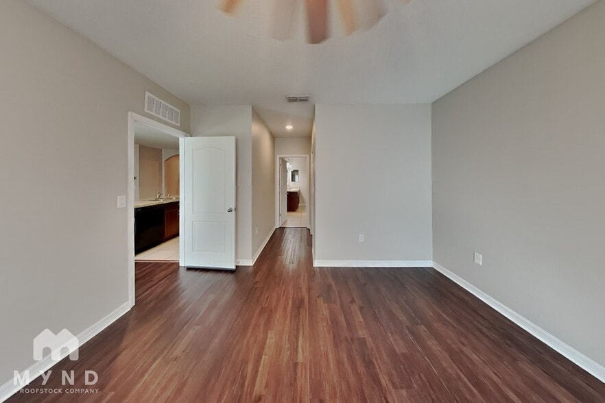 Building Photo - 1461 Powell Ln