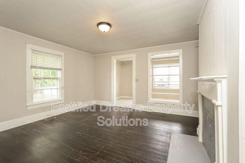 Building Photo - 407 Seaman St