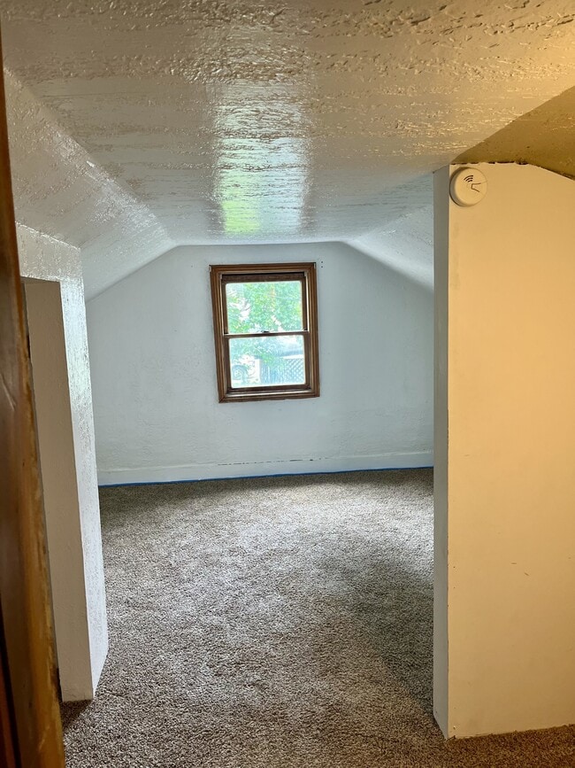 Building Photo - 411 Massillon St