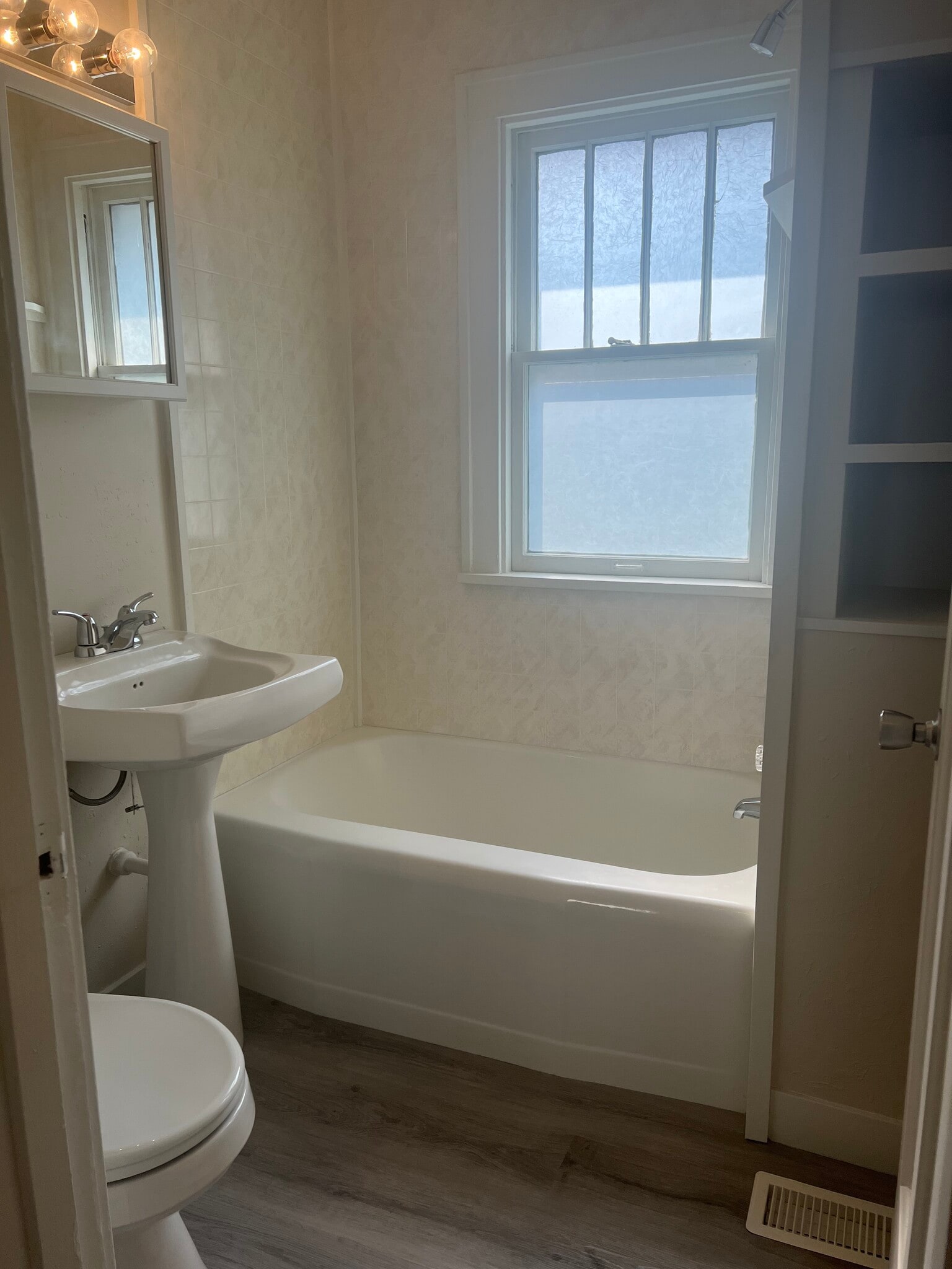 Building Photo - 1819 W Horne Ave